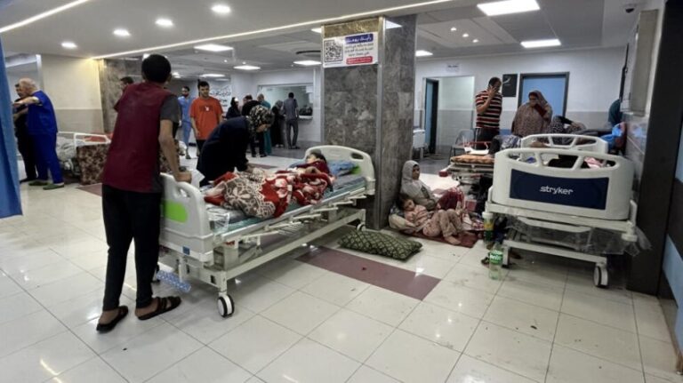 Hamás afirma que 6 bebés y 9 pacientes murieron en el hospital Al Shifa, en Gaza