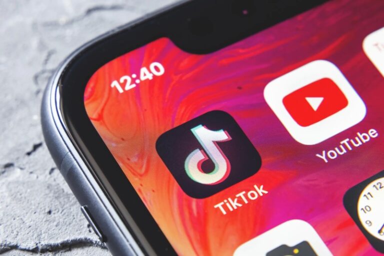 UE investiga a TikTok y YouTube por protección de menores