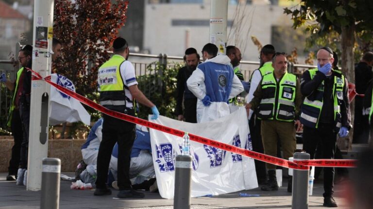 Un ataque en Jerusalén deja tres víctimas mortales y seis heridos