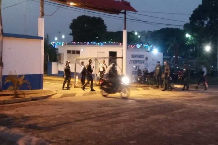 Bolívar: Funcionarios policiales tomaron el Centro de Coordinación Guaiparo 