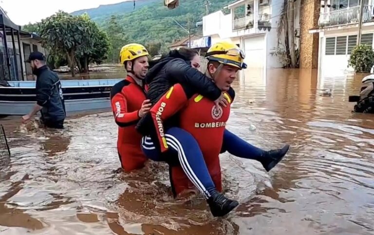 Intensas lluvias dejan muertes y estragos en Sao Paulo