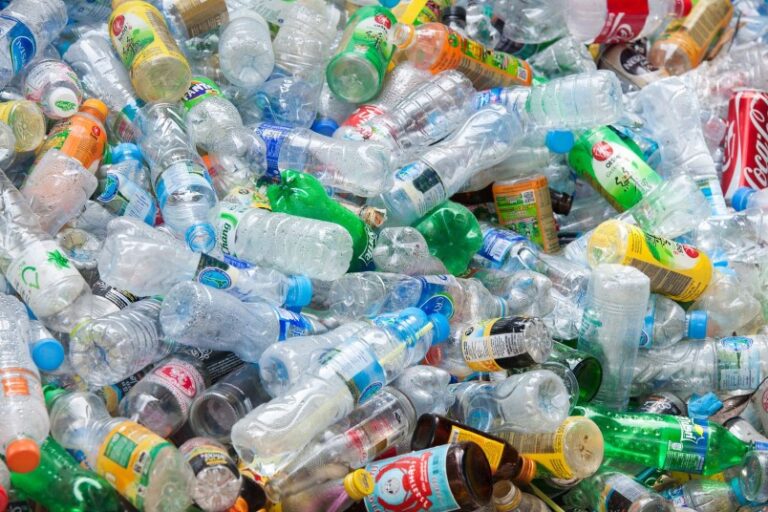 Kenia acoge negociaciones para reducir la contaminación por plástico