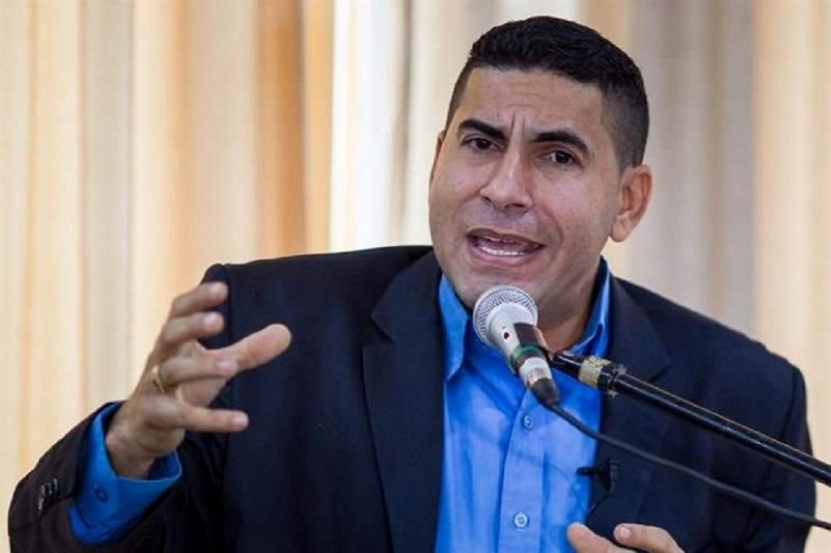 Luis Ratti: No estoy jugando a ser el jefe de Vente Venezuela