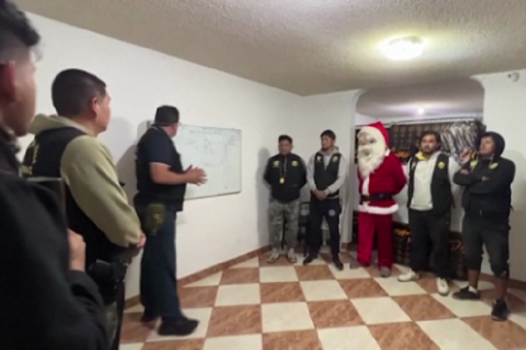 «Santa Claus» captura al «Grinch» en un operativo contra el narcotráfico (+Link)