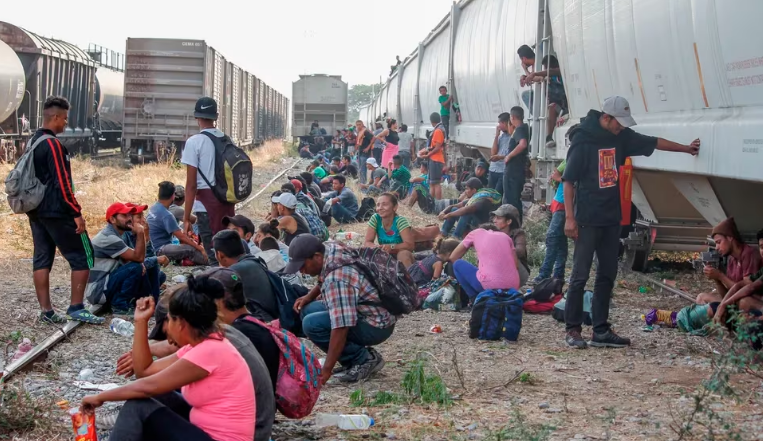 Ecuatoriano muere en su intento por abordar al tren ‘La Bestia’, en México