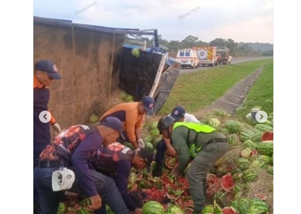 Joven muere en vuelco de camión que transportaba patilla en Portuguesa