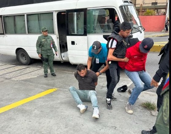 Tres detenidos por robarse casi 100 mil dólares de una oficina de Conviasa en Caracas
