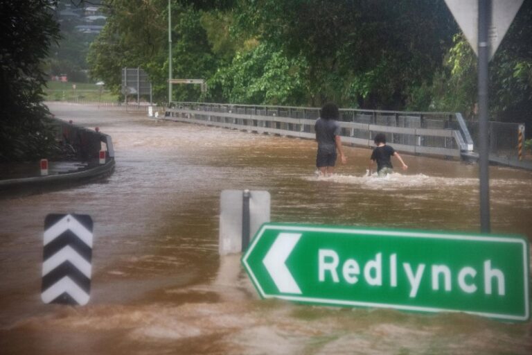Cientos de evacuados por inundaciones en el noreste de Australia