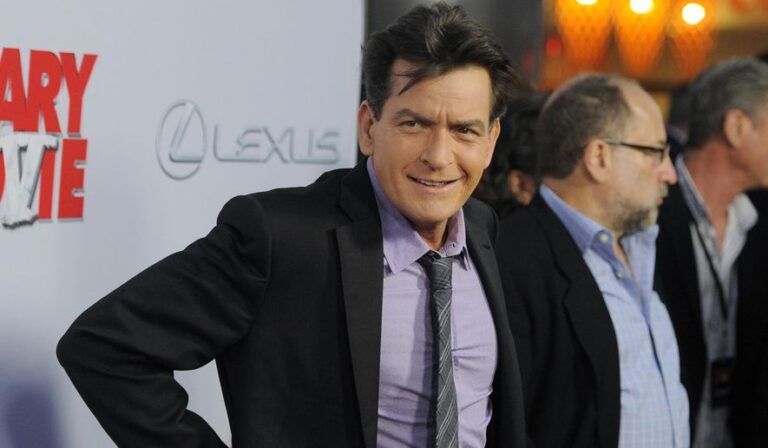 Una vecina ingresó a la casa del actor Charlie Sheen e intentó estrangularlo