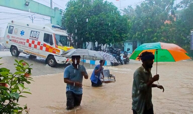 Ocho muertos deja un ciclón en el sureste de India