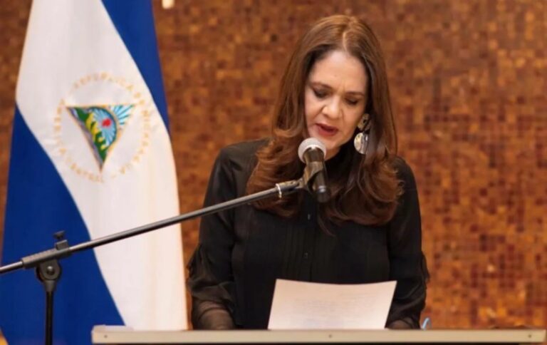 Directora de Miss Nicaragua, Karen Celebertti, abandona el cargo después de que el gobierno la acusara de “conspiración y traición”