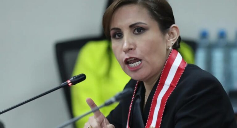 Suspenden por seis meses a fiscal general de Perú