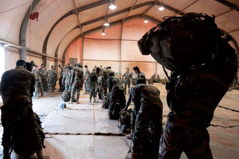 Francia finaliza la retirada de sus tropas en Níger