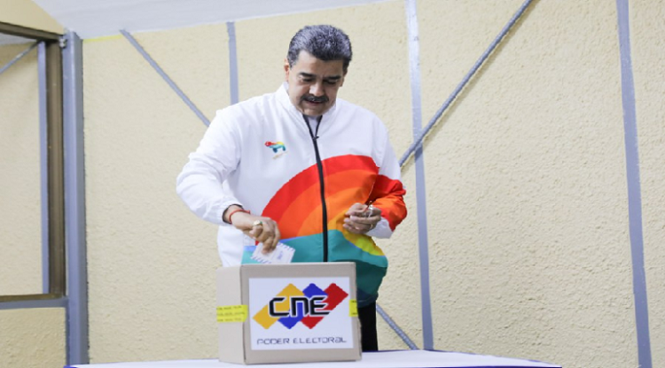 Maduro votó en defensa de la Guayana Esequiba