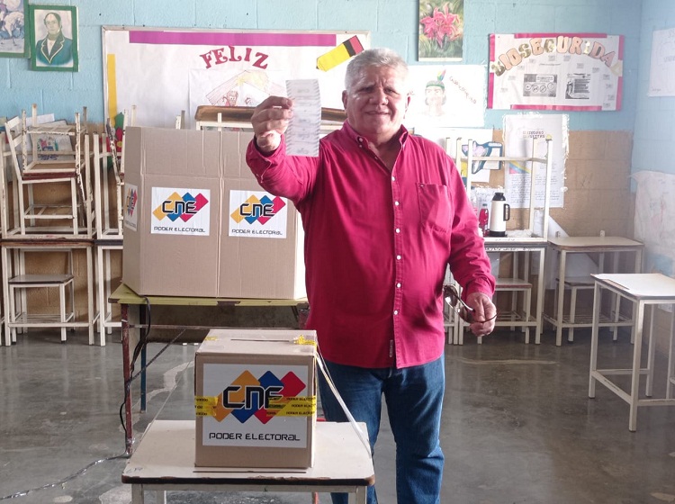 Alcides Goitía: «nuestro pueblo está votando»