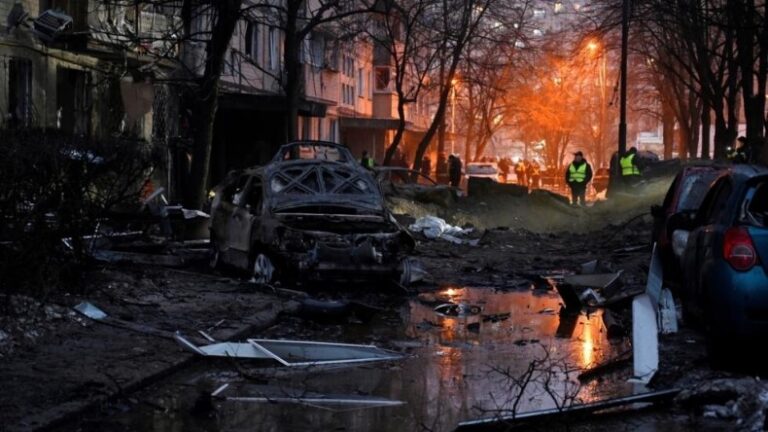 Un ataque ruso deja decenas de heridos en la capital ucraniana