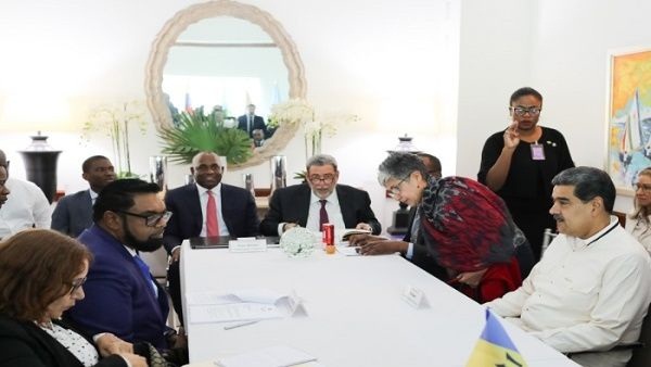 Venezuela y Guyana inician diálogo en San Vicente