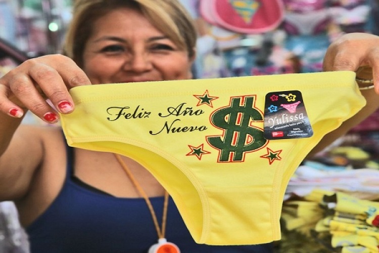 El origen de usar ropa interior amarilla para Fin de Año en Venezuela