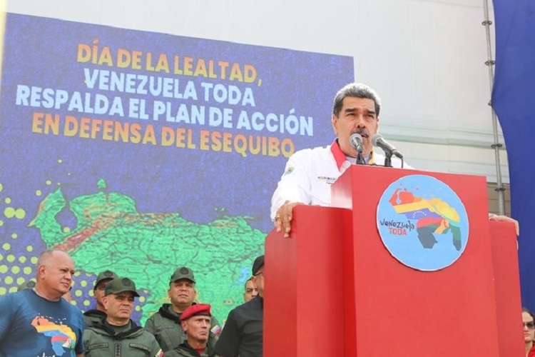 Maduro firmó seis decretos en defensa de la Guayana Esequiba