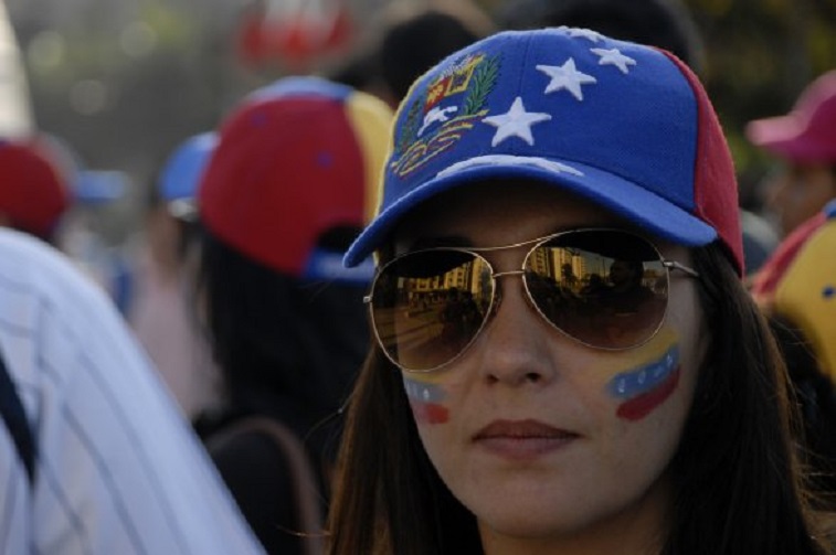 Estudio: Venezolanos presentan mayor nivel educativo entre los hispanos en EEUU