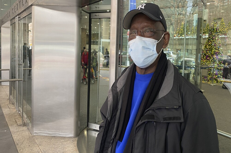 Regresa el uso de mascarillas en hospitales de EE. UU. a medida que aumenta el COVID y la gripe