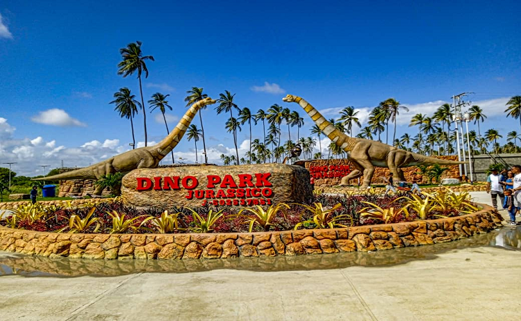 Primer parque de dinosaurios del país abrió sus puertas en la costa oriental de Falcón