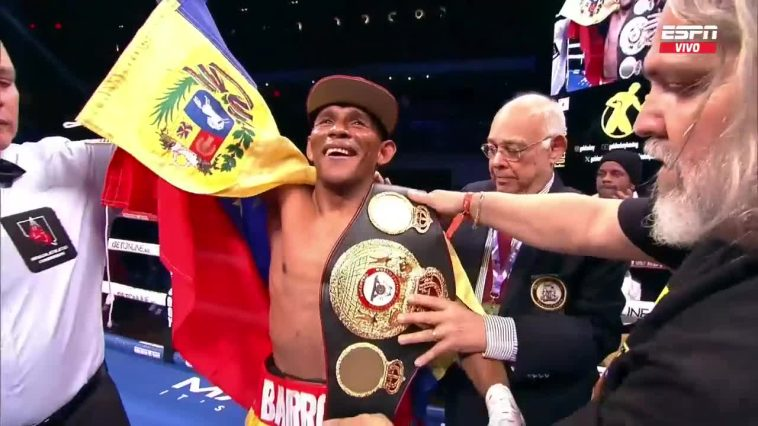 Boxeador venezolano Ismael Barroso noquea a Ohara Davis y es el campeón interino de peso súper ligero