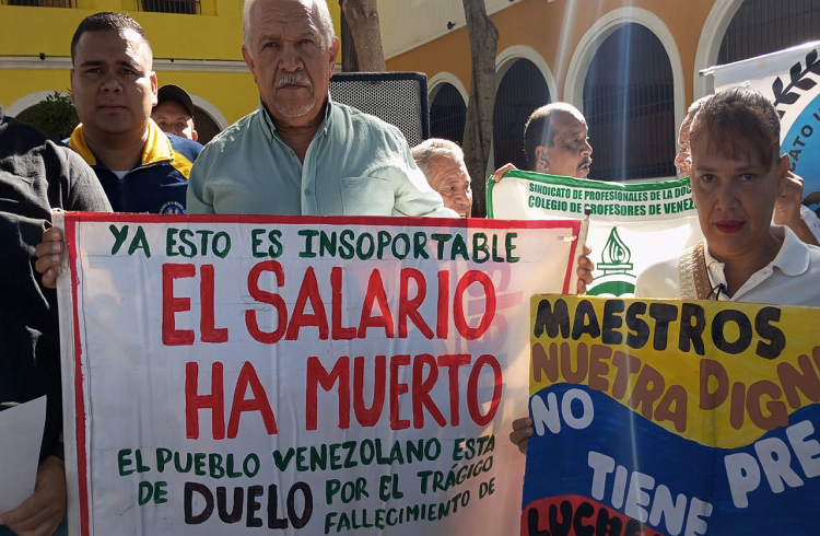 «El salario ha muerto», afirman durante protesta en Coro