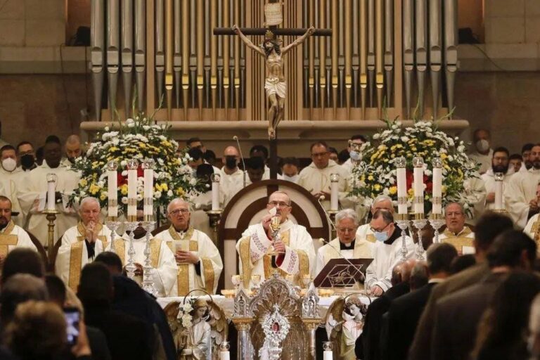 Estado argentino dejará de pagar a arzobispos y obispos