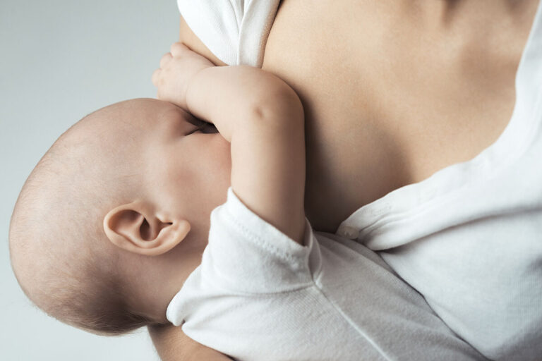 Estudio: Diagnostican cáncer de mama a través de leche materna