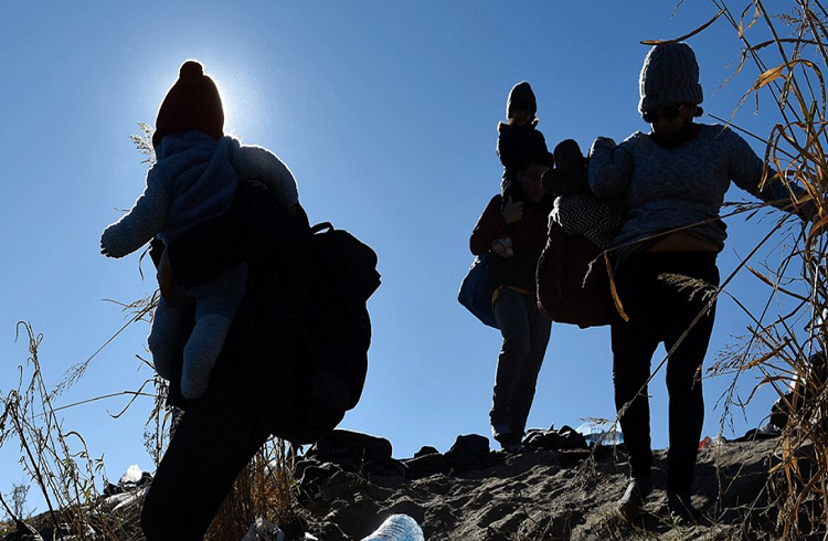 Grupo armado secuestra a 31 migrantes en la frontera de México-EE.UU.