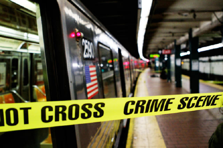 Adolescente murió al caer de un tren en Nueva York mientras realizaba acrobacias sobre el techo