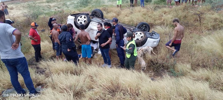 Niña zuliana muere en vuelco de Dodge Caliber en el sector San Agustín de la Falcón-Zulia
