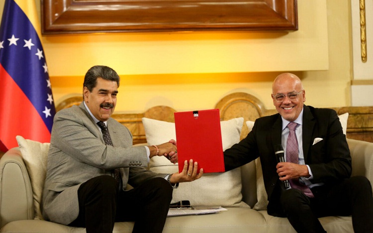 Jorge Rodríguez anuncia que Nicolás Maduro será el candidato del oficialismo