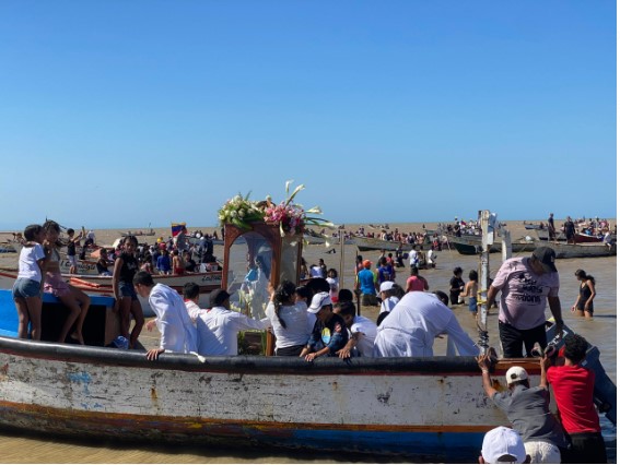 Corpotulipa acompañó procesión en hornor a la Virgen de la Candelaria