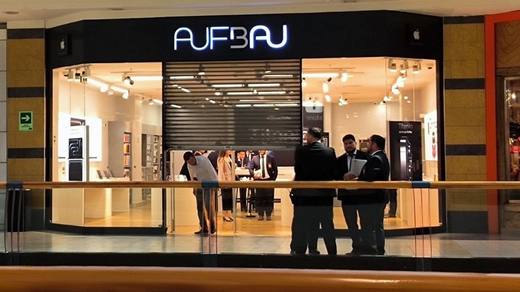 Delincuentes asaltan tienda Apple en Mall Florida Center de Chile