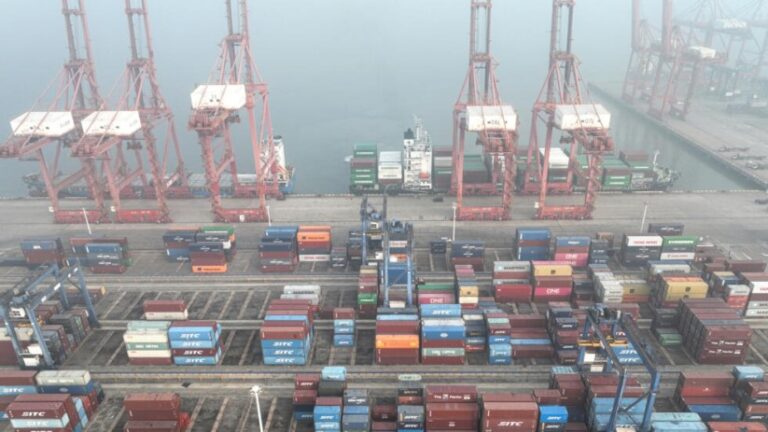 Las exportaciones de China caen en por primera vez en siete años