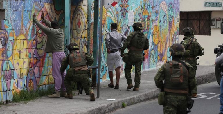 Ecuador registra 3.387 personas detenidas en quince días
