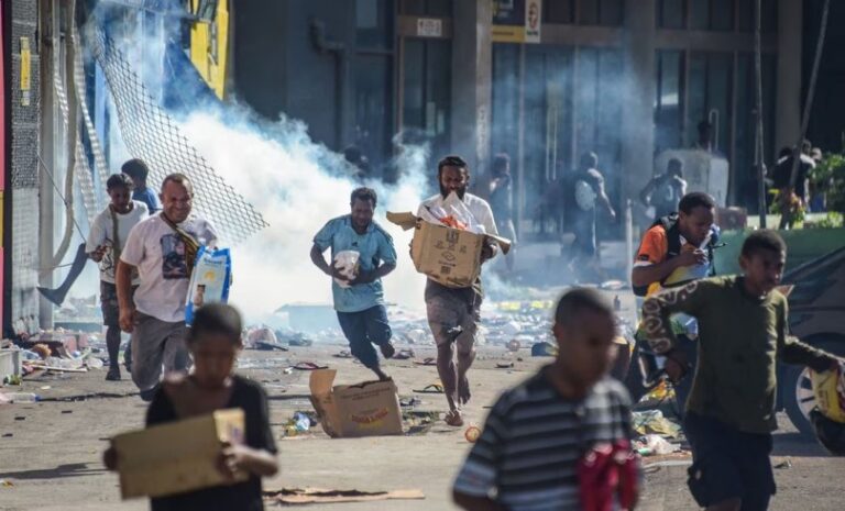 Disturbios en Papúa Nueva Guinea dejan 15 muertos