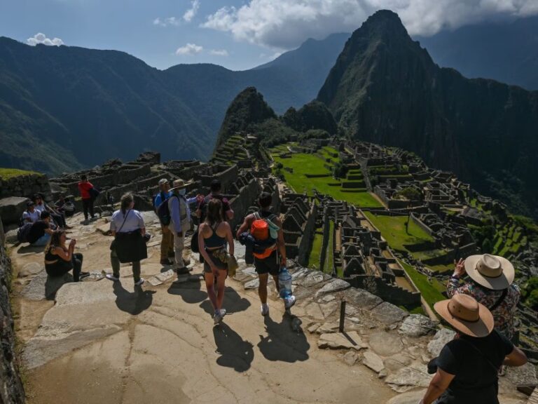 Evalúan cierre temporal de Machu Picchu debido a protestas