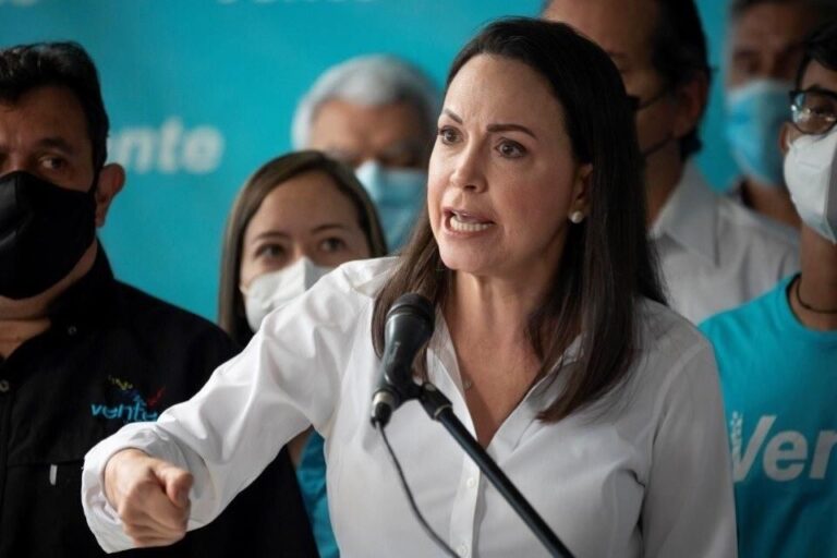 María Corina Machado dice que aún se puede sustituir candidato presidencial
