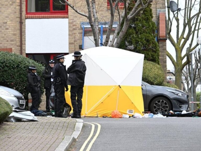 La policía abate en Londres a un hombre que amenazó con una ballesta