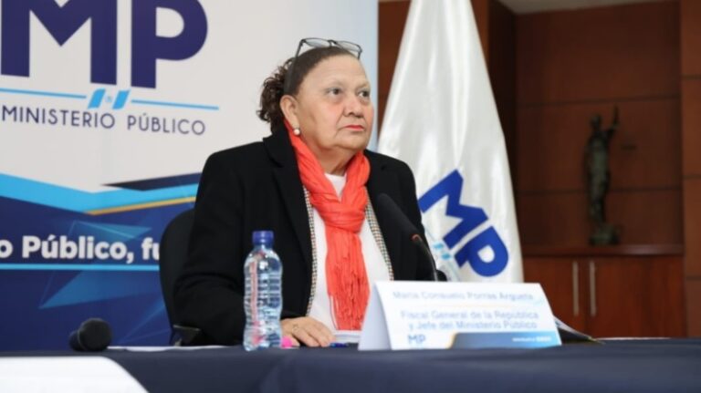 Fiscal se niega a renunciar y a reunirse con el presidente de Guatemala