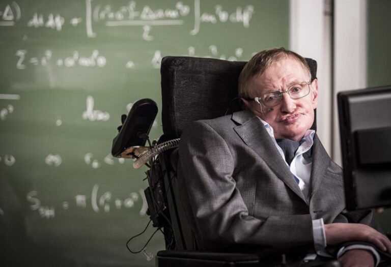 Stephen Hawking habría participado en una orgía con menores, según documentos sobre el caso Epstein