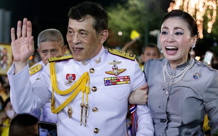 Condenan a 50 años de cárcel a joven por insultar a la monarquía tailandesa