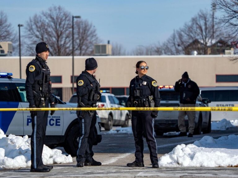 Varias víctimas deja tiroteo en secundaria del estado de Iowa en EEUU