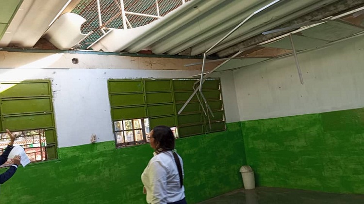 Zona Educativa esperó inicio de clases para supervisar daños en la escuela Lucas Guillermo Castillo