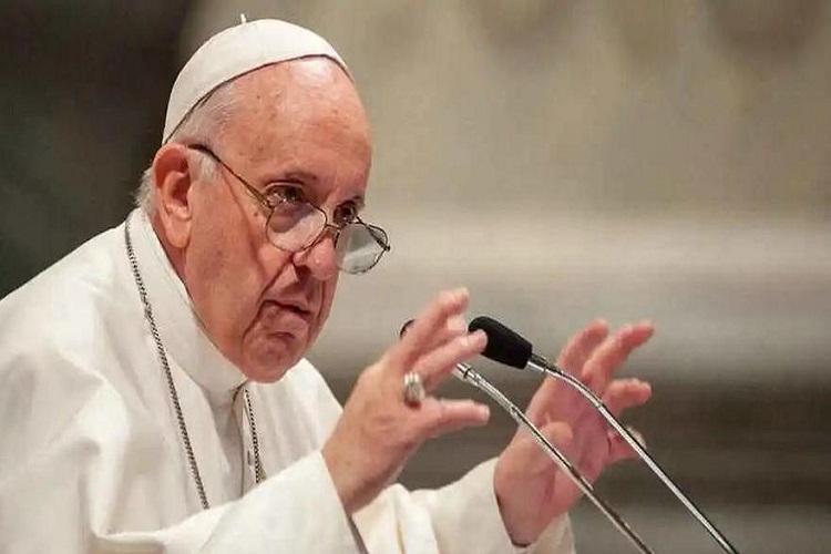 «Bendecimos a las personas, no al pecado»: La respuesta del Papa sobre el caso de personas homosexuales