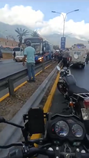 Repartidor de Yummy y acompañante fallecen en choque en la autopista Francisco Fajardo