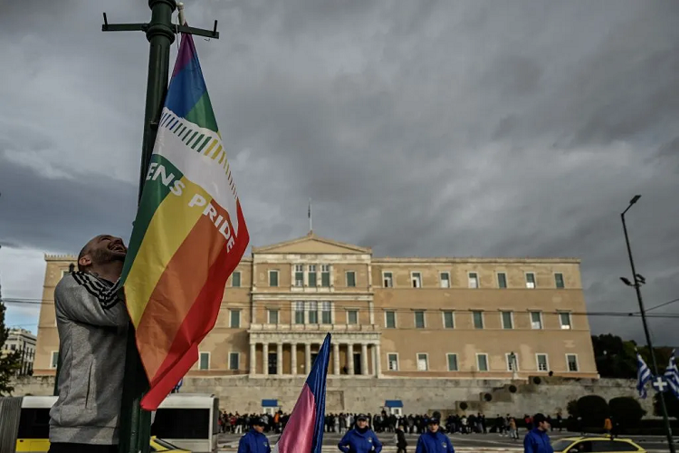 Grecia legaliza el matrimonio y la adopción entre personas del mismo sexo